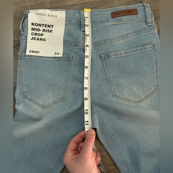 •KENDALL & KYLIE Kotent Mid-Rise Crop Jeans• •NWT•Size 3/4• - Picture 6 of 10